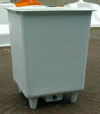 Vloeistofbak polyester rechthoek, aftap,